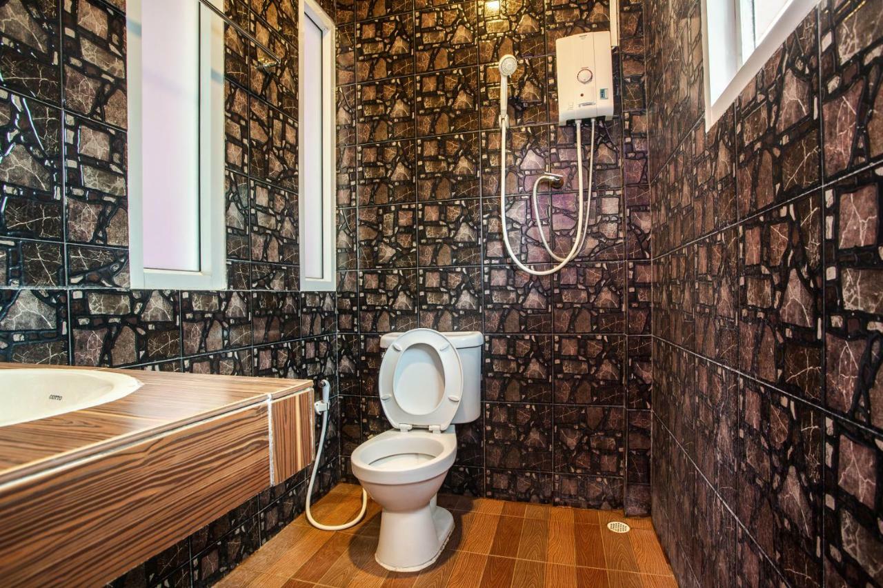 Diane Hotel Phetchaburi Esterno foto